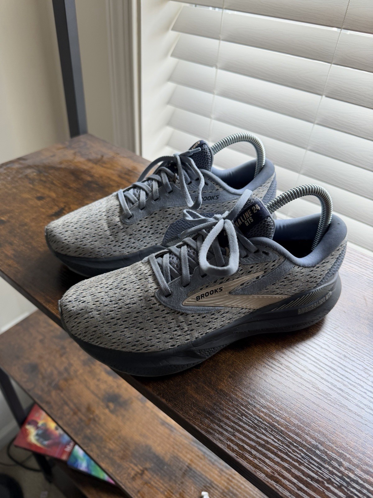 Brooks Adrenaline GTS 24 Womens Shoe Sz 7B Country Wash Bluewash Mesh Sneaker