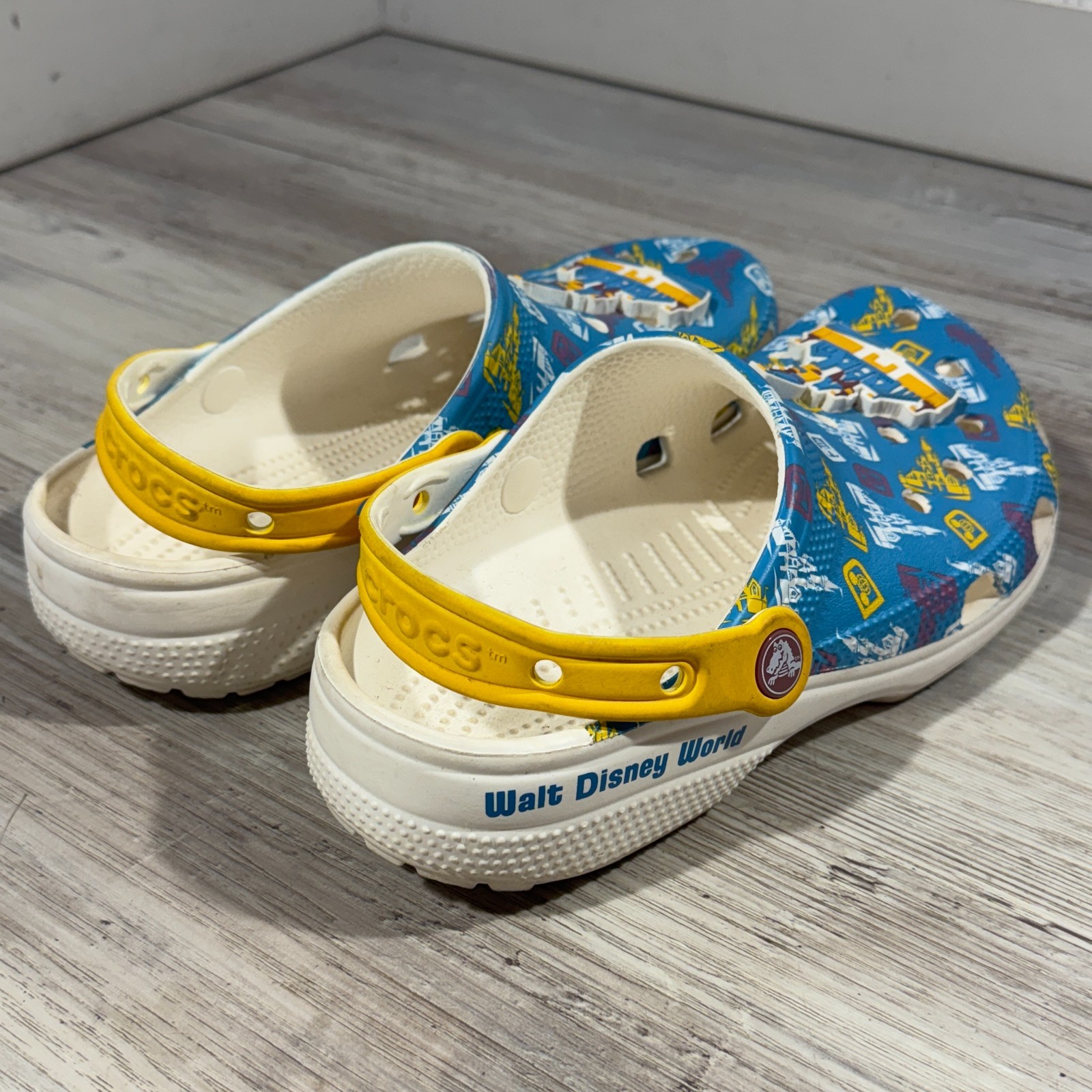 Walt Disney World Crocs Clogs Adults Vault Collection 50 Size M5/W7