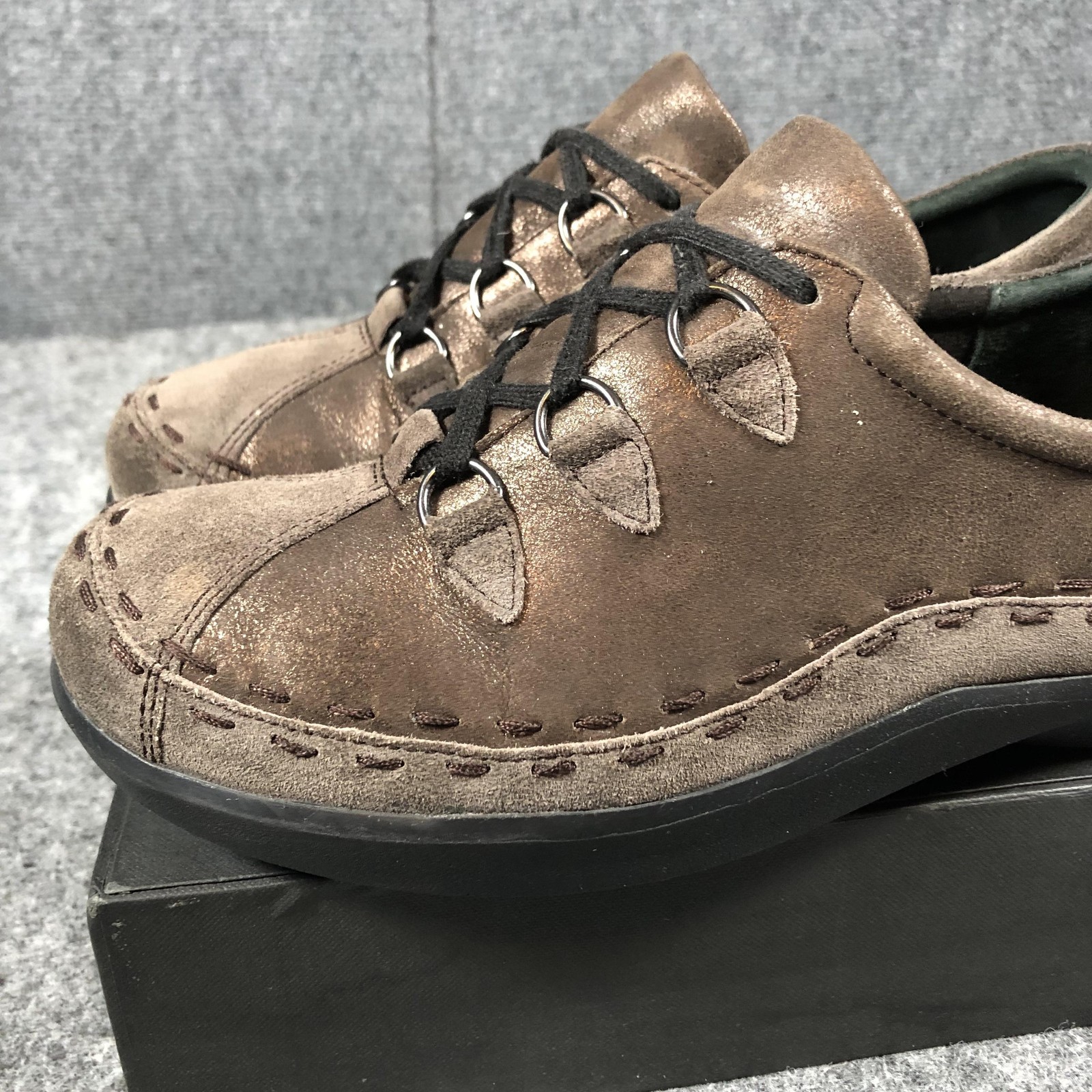 Ziera Womens 10.5 Brown Suede Lace Up Comfort Walking Casual Sneakers