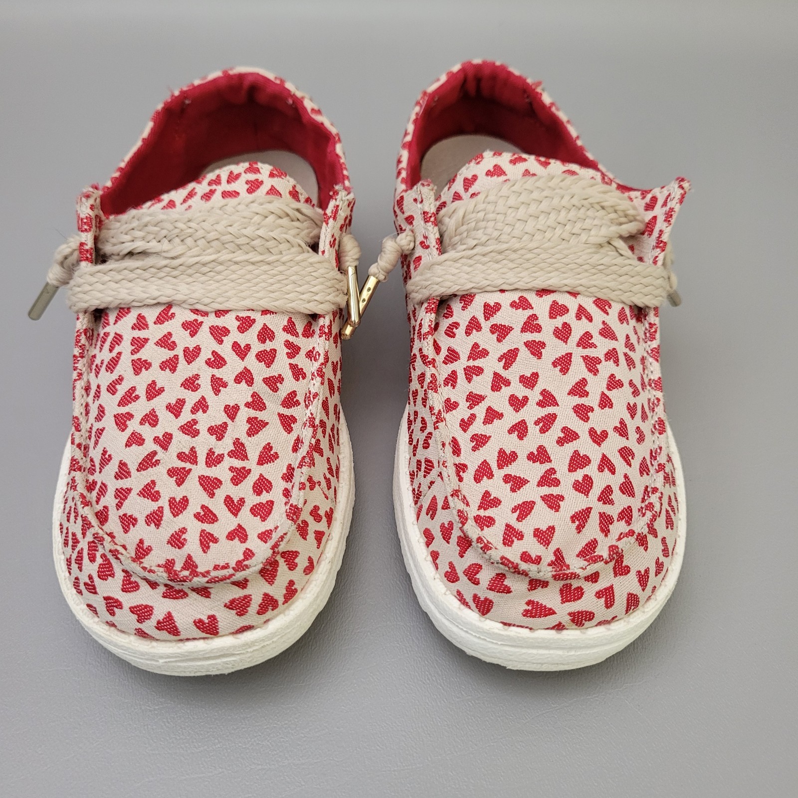 Hey Dude Wendy Women’s Love Cushioned Comfort Shoes Size 5 Red Tan Slip On
