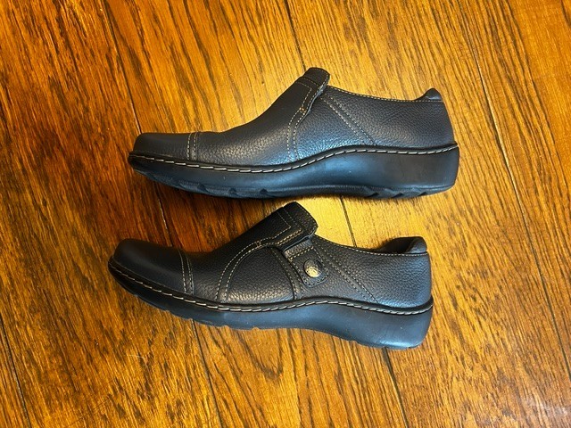 New Women’s Clarks Collections Loafer Shoe, Size 6.5, Navy Blue, So Cute!!!
