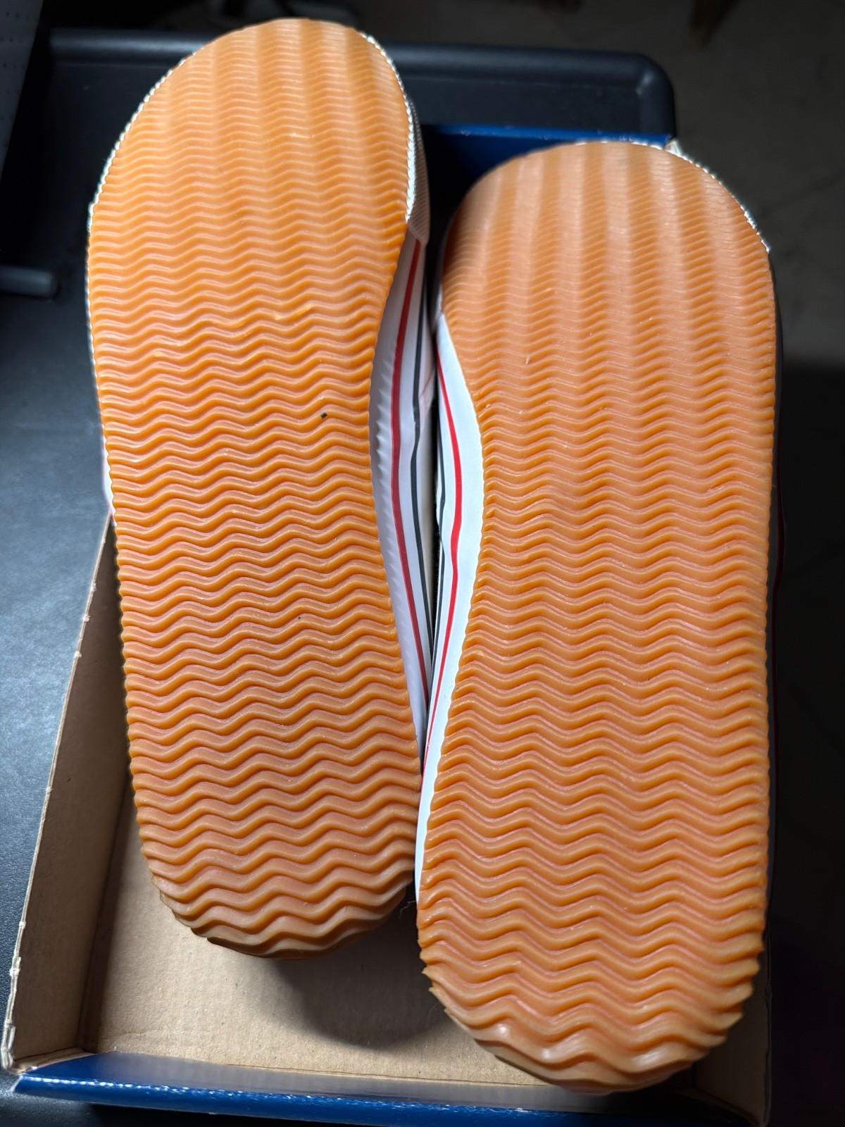 Tommy Hilfiger Canvas slip on in white size 9M without box