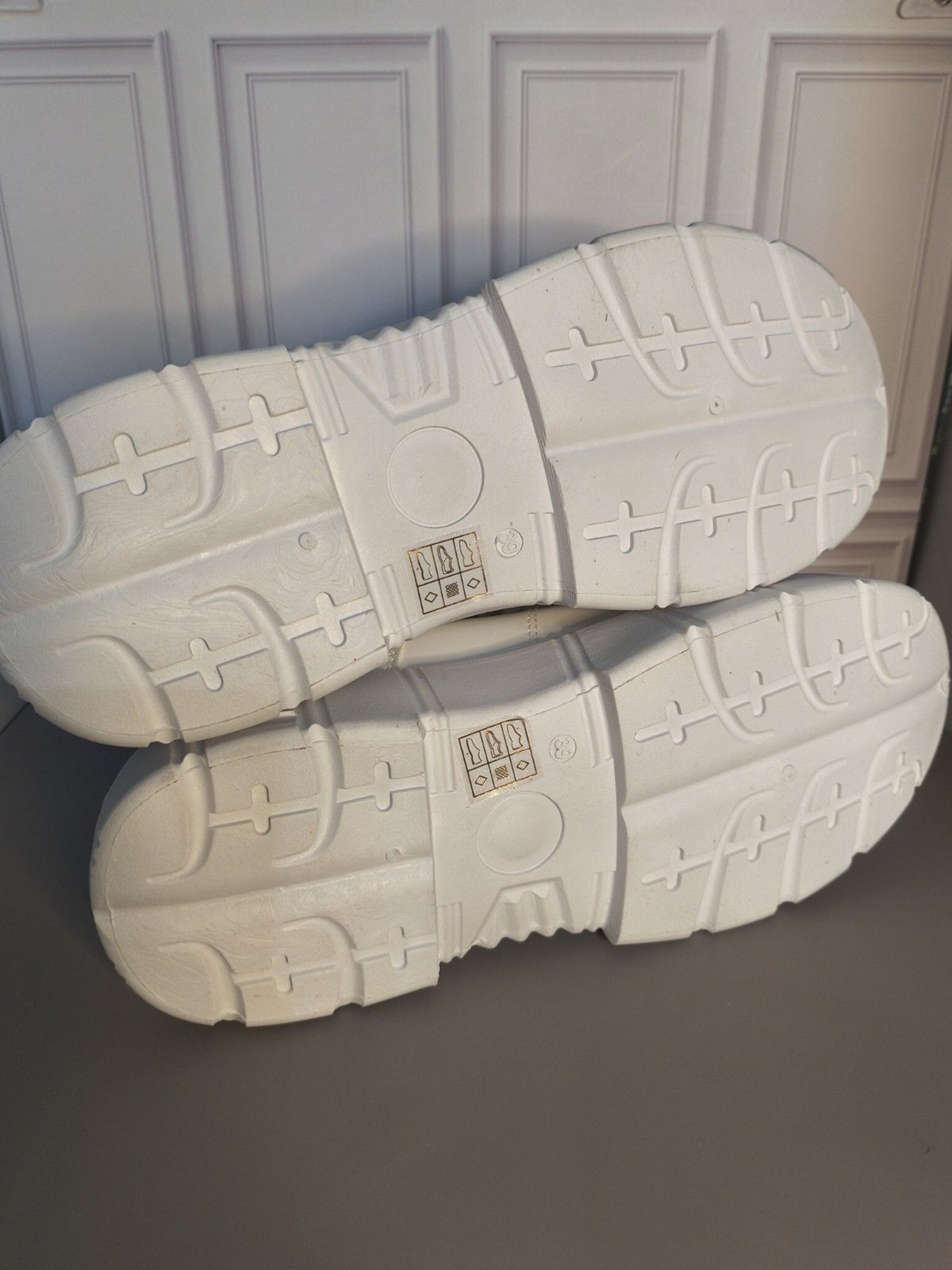 KOI White Metallic Skull Platform Bubble Sole Sneakers Nwob Women’s US 8