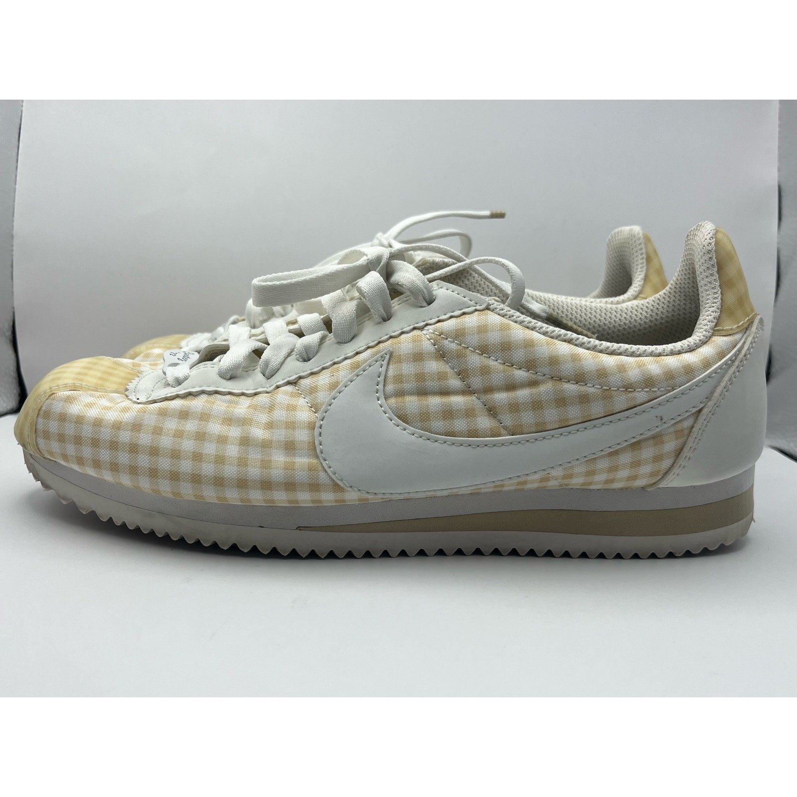 Nike Classic Cortez QS Summit White Yellow Women’s Size 8 USED