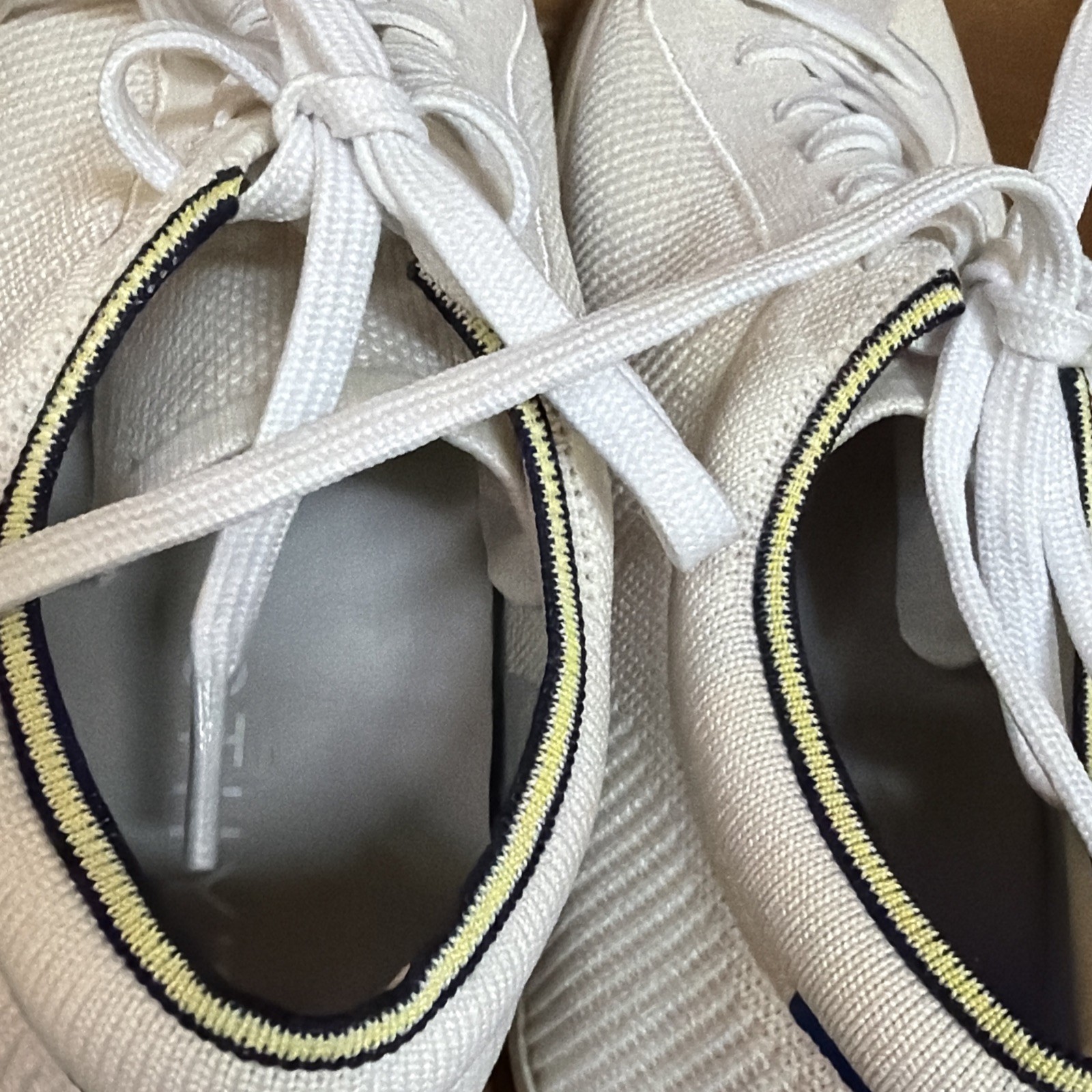 Rothy’s The Lace Up Sneaker Blonde Ivory Knit Comfort Low Top Shoes sz 9 Womens