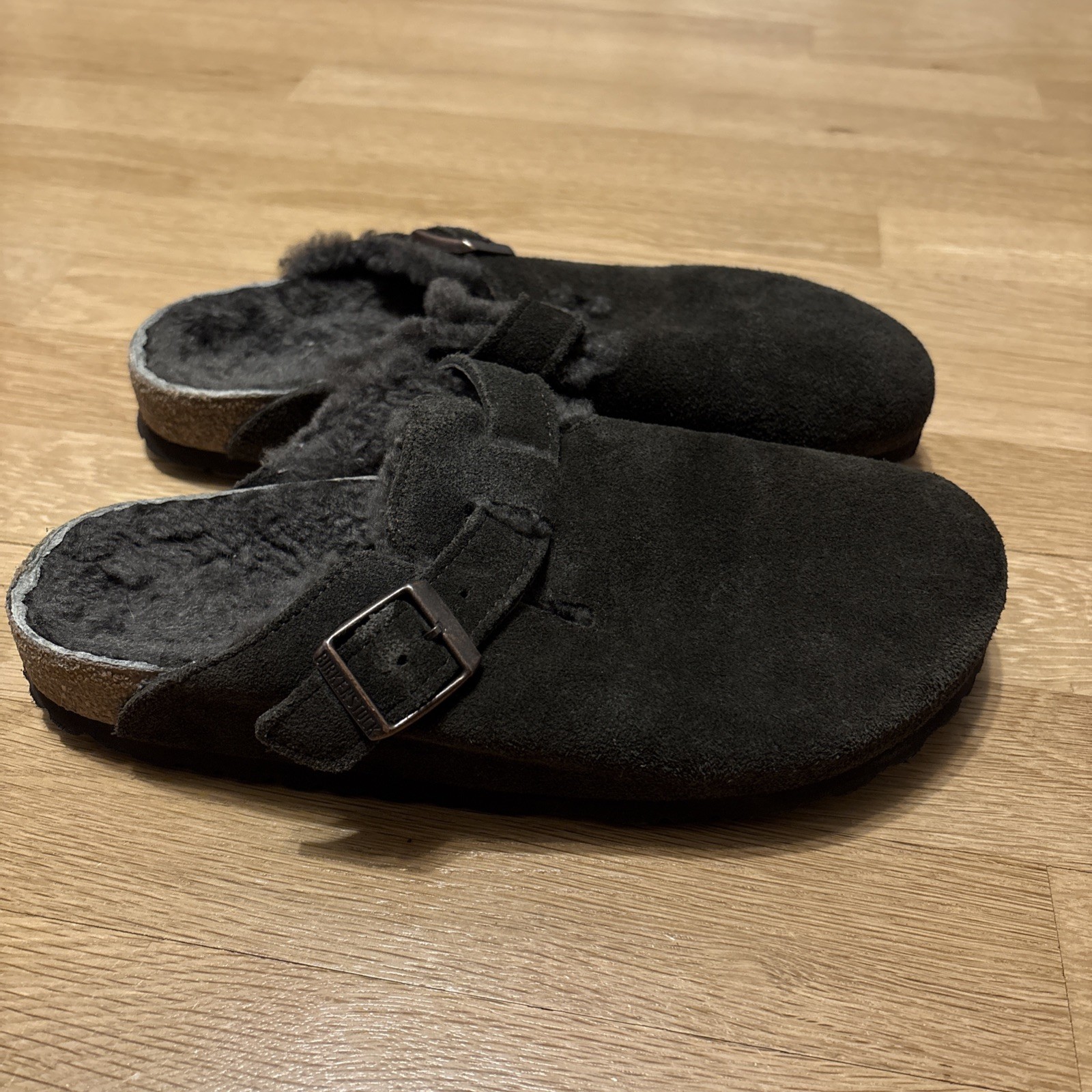 Birkenstock Boston Shearling | 39 Narrow Width | Women’s US 8 Brown Slides