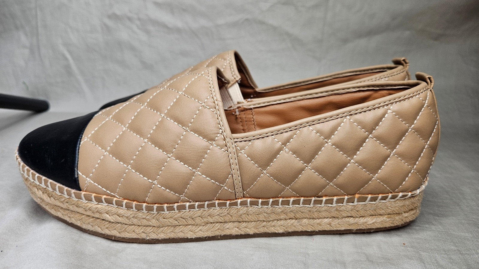 Steve Madden Palamo Espadrilles Slip On Shoes Womens SZ 11 Beige Black Quilted