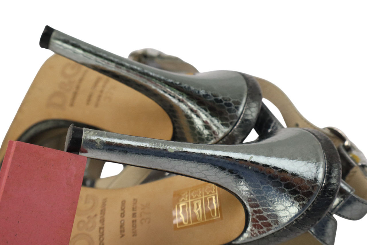 Dolce & Gabbana Shoes Womens Eu 37.5 Shiny Leather Kitten Heel