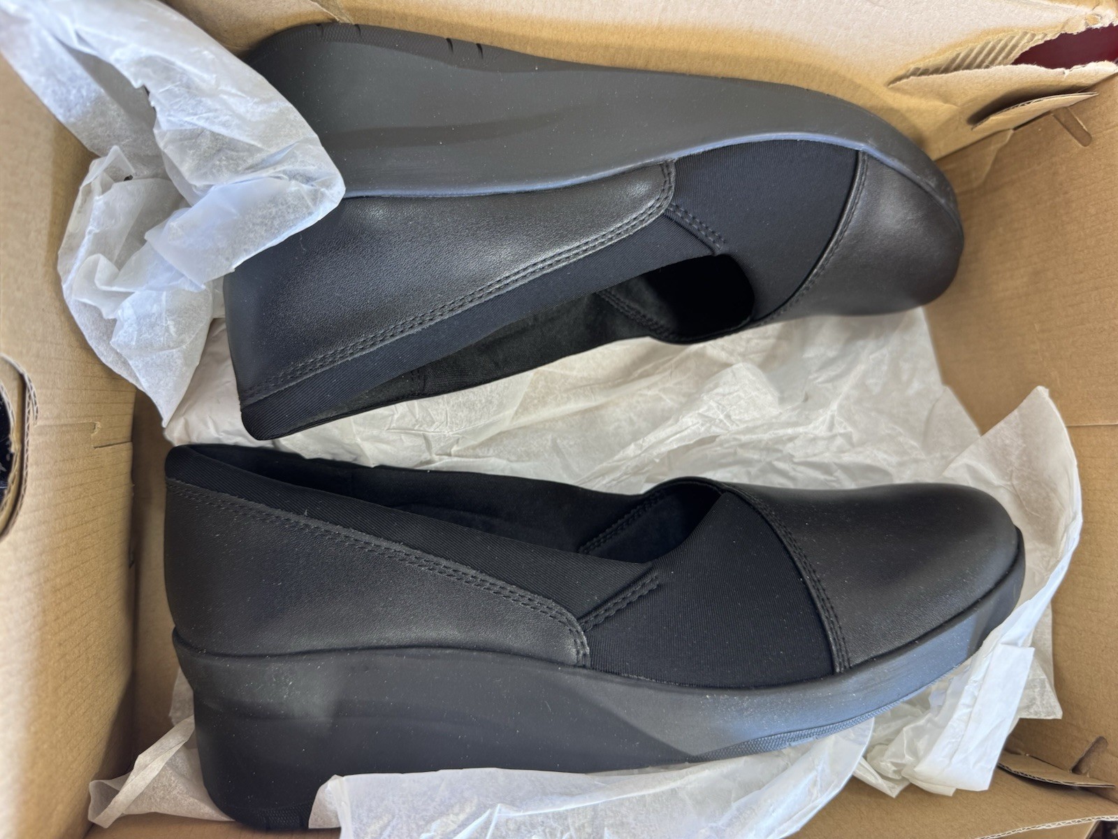 Clarks Women’s Size 10 Suttyn Walk Black Leather Wedge Shoe Slip On