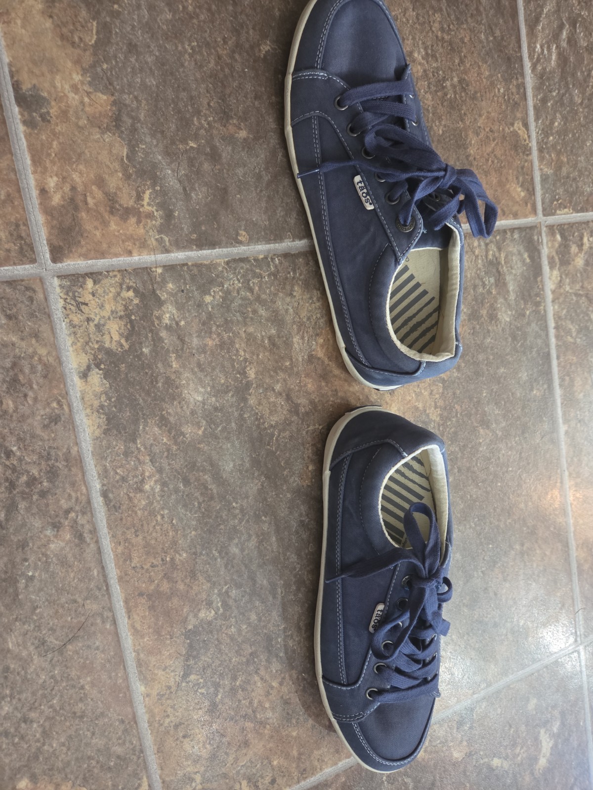Taos Moc Star Shoes Sneakers Womens size 9.5 Blue Washed Denim Casual Comfort
