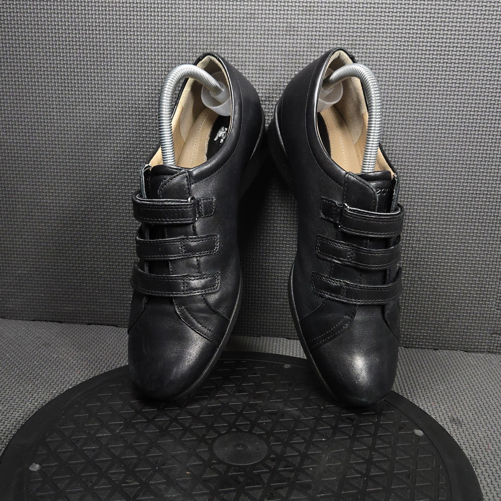 ECCO Shoes Womens Size 9.5 Black Leather Hook Loop Walking Comfort Sneakers