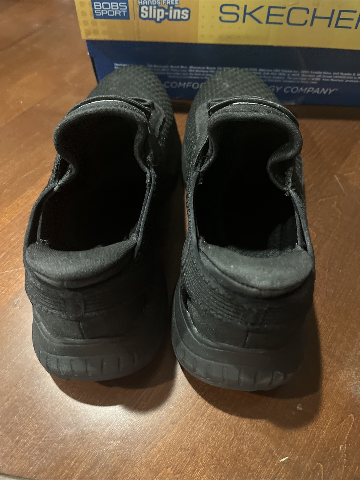 Sketchers Women’s Size 8.5 Wide For Black Slip Ins