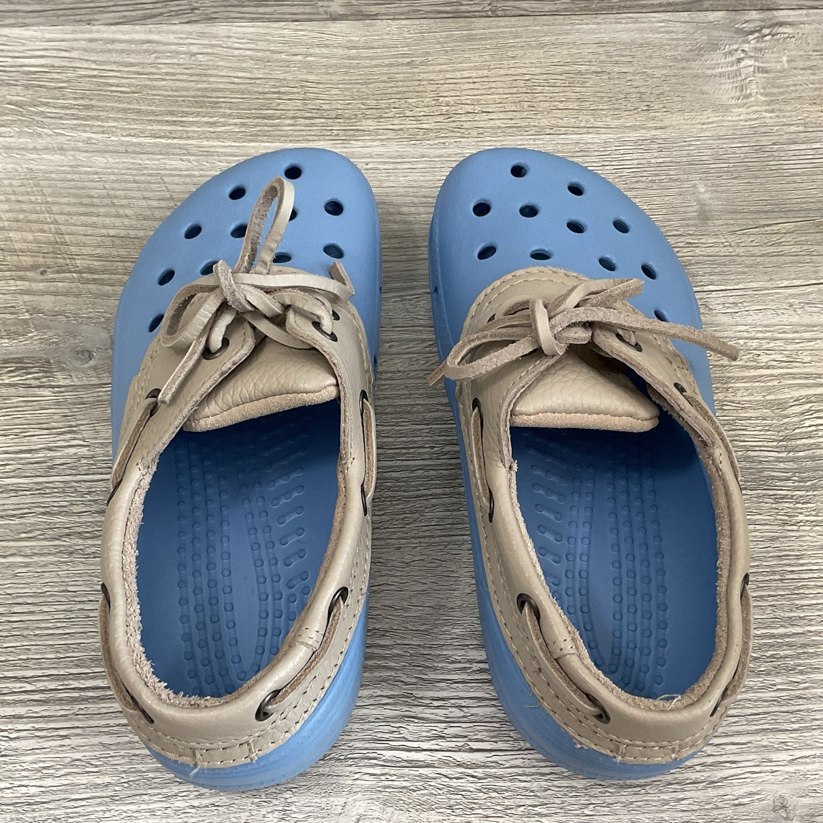 Crocs Islander Leather Outdoor Washable Boat Shoes Blue Biege Women’s Size 6 NEW
