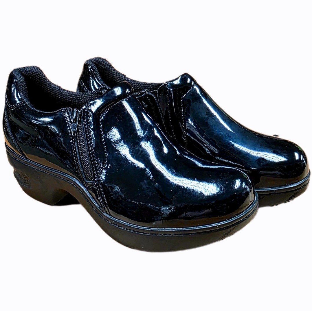 461 Women’s Slip-Resistant Side-Zip Clogs – Black Patent Leather