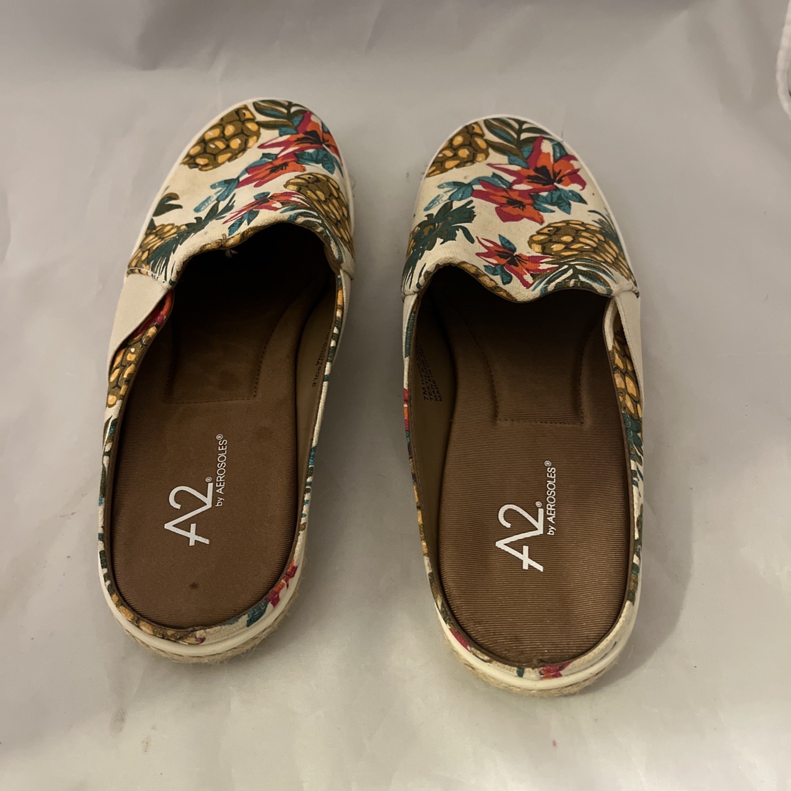 Aerosoles A2 Sz 7 Have Fun Pineapple Slip On Comfort Cushioned Boho Mule Flats