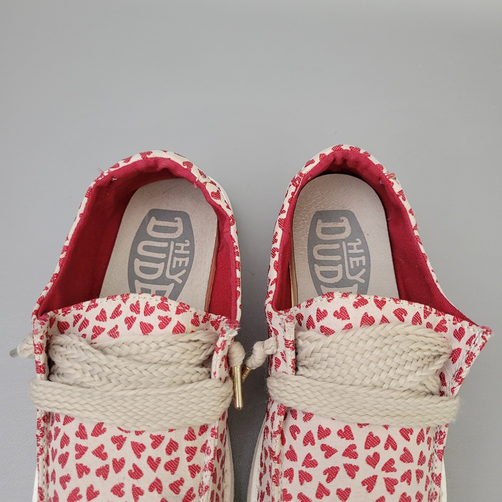 Hey Dude Wendy Women’s Love Cushioned Comfort Shoes Size 5 Red Tan Slip On