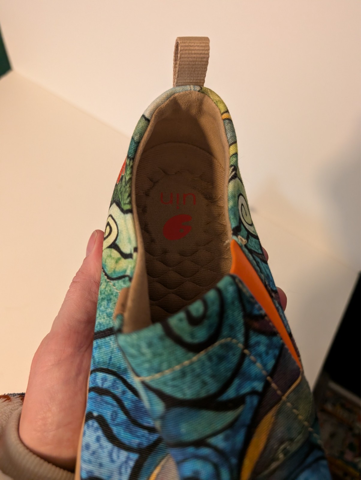 UIN Shoes Ocean Blue Dolphin Multicolor Women size 8.5