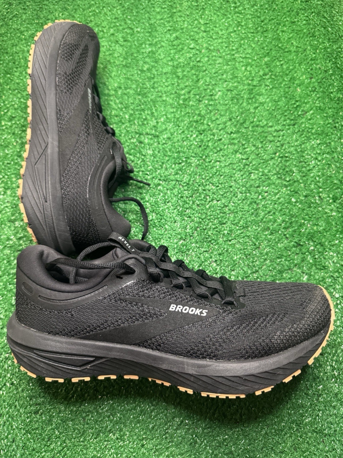 Brooks Revel 7 Women’s Size 7.5 Running & Walking Shoe Black/gum