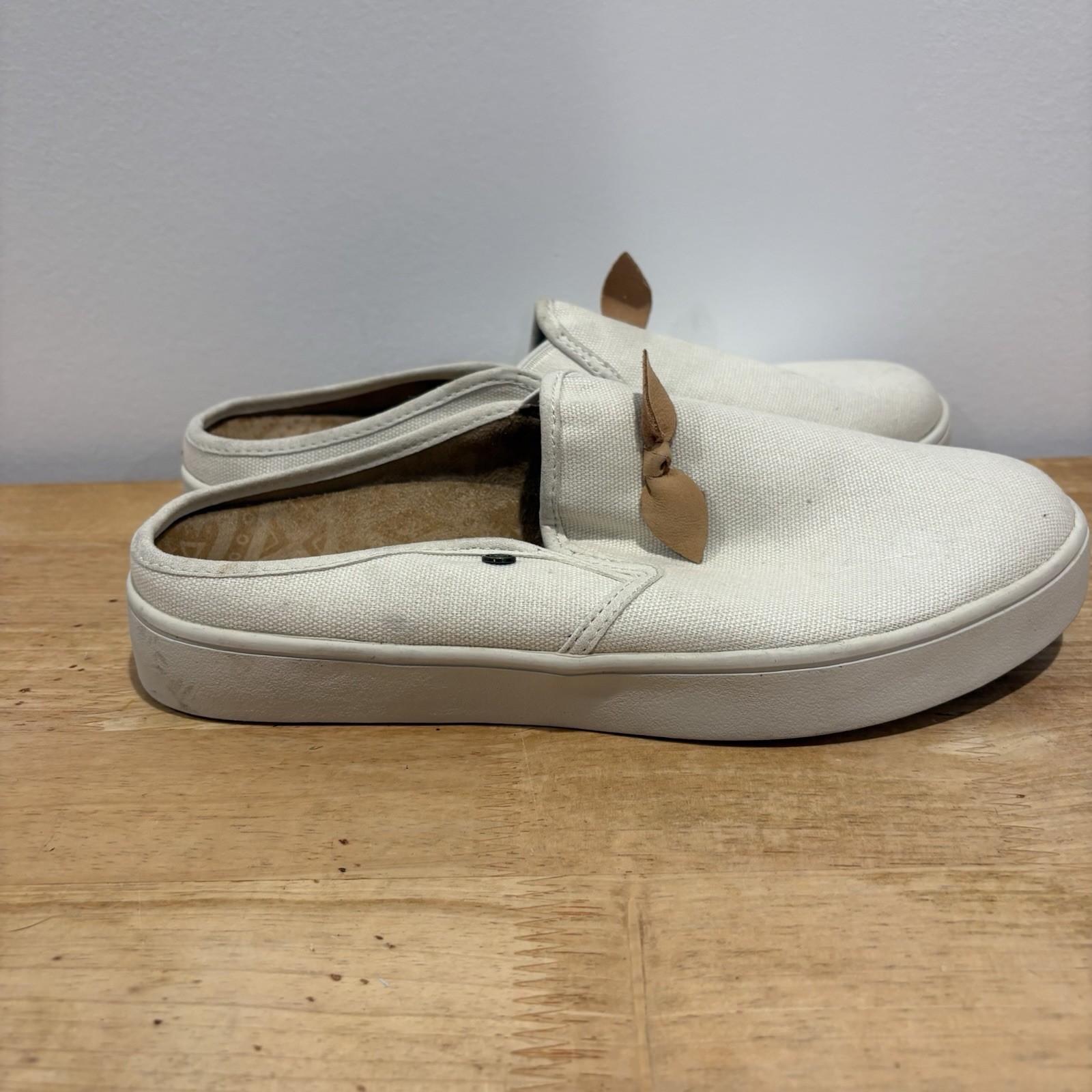 Spenco Audrey Canvas Slide Mules Slip On Women’s Size 8.5 D Beige Bows