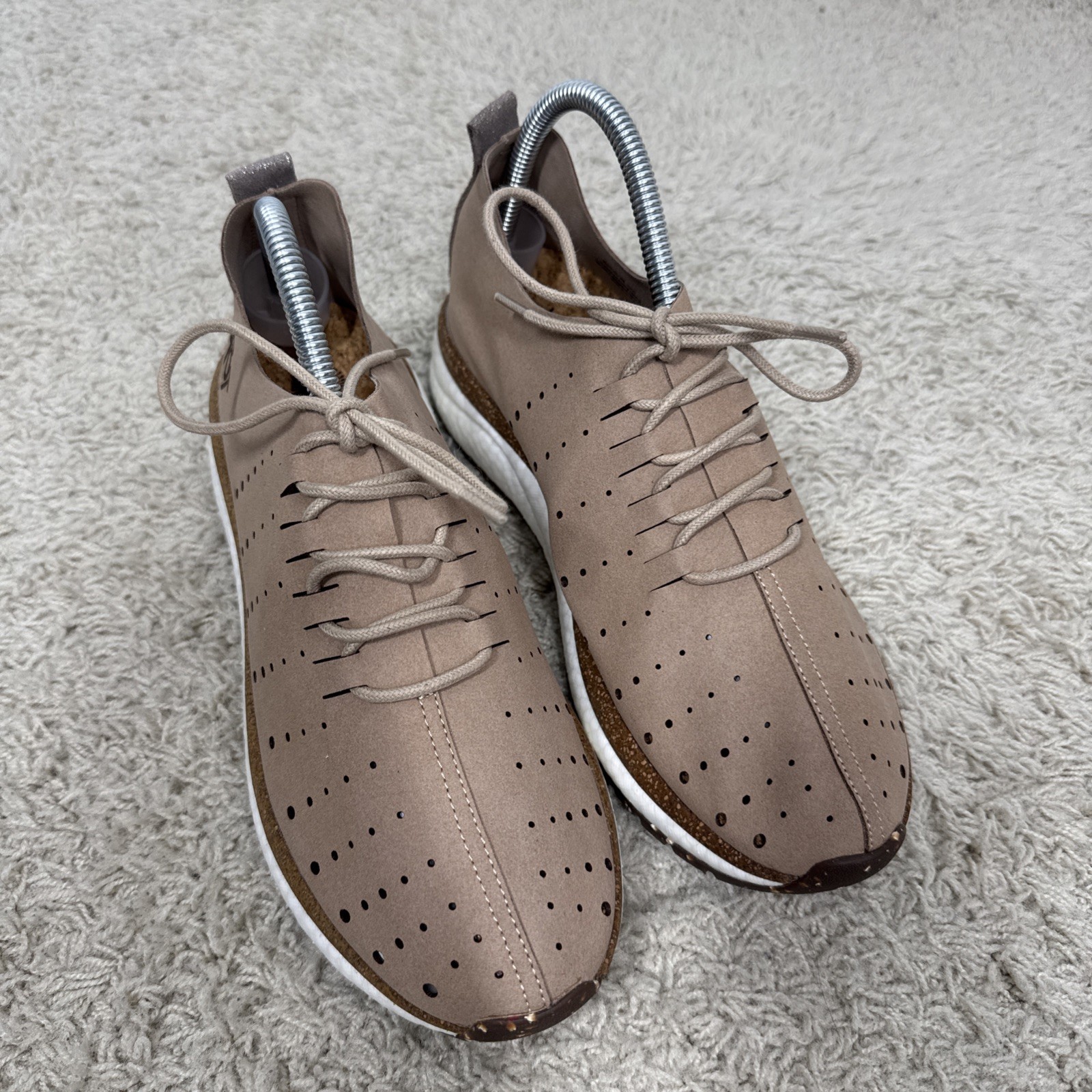 OTBT Women’s Beige Size 9M Lace Up Sneakers Travel Comfort Shoes Cork Footbed