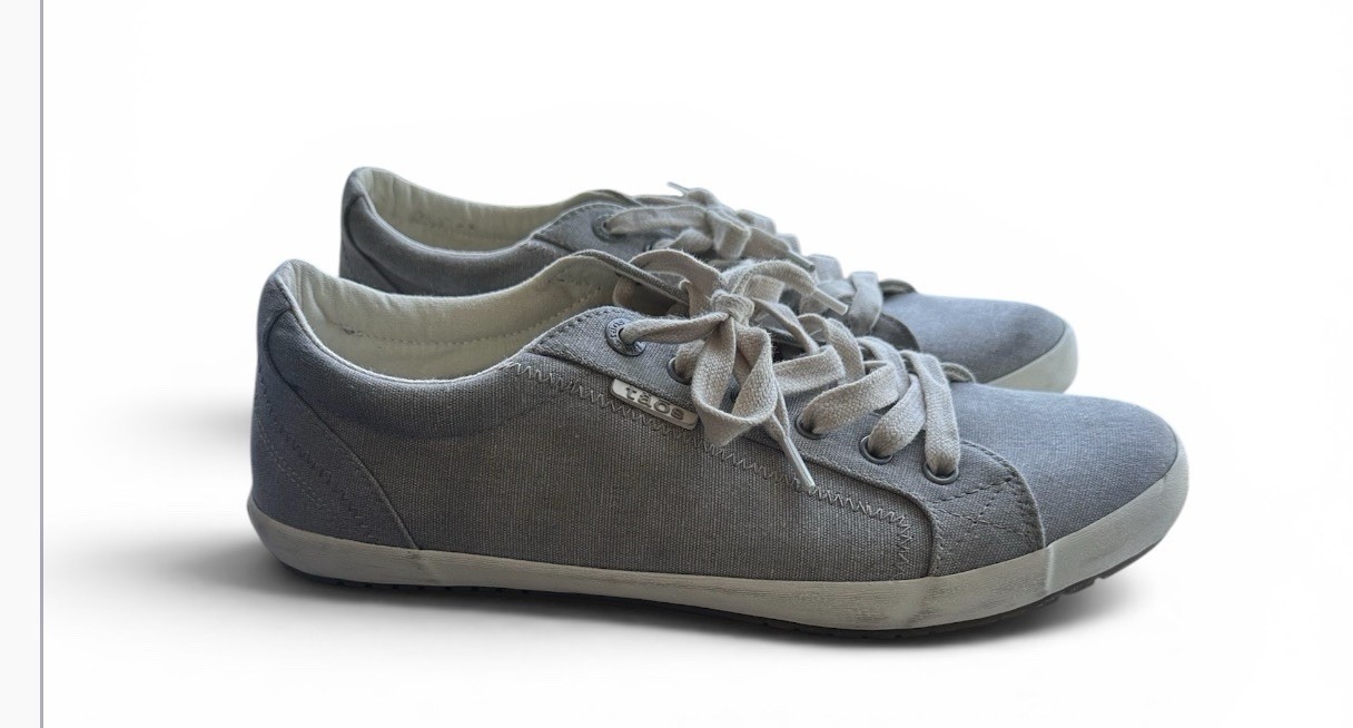 Taos Star Women’s Sneakers Grey Washed Canvas SIZE 10.5 great condition