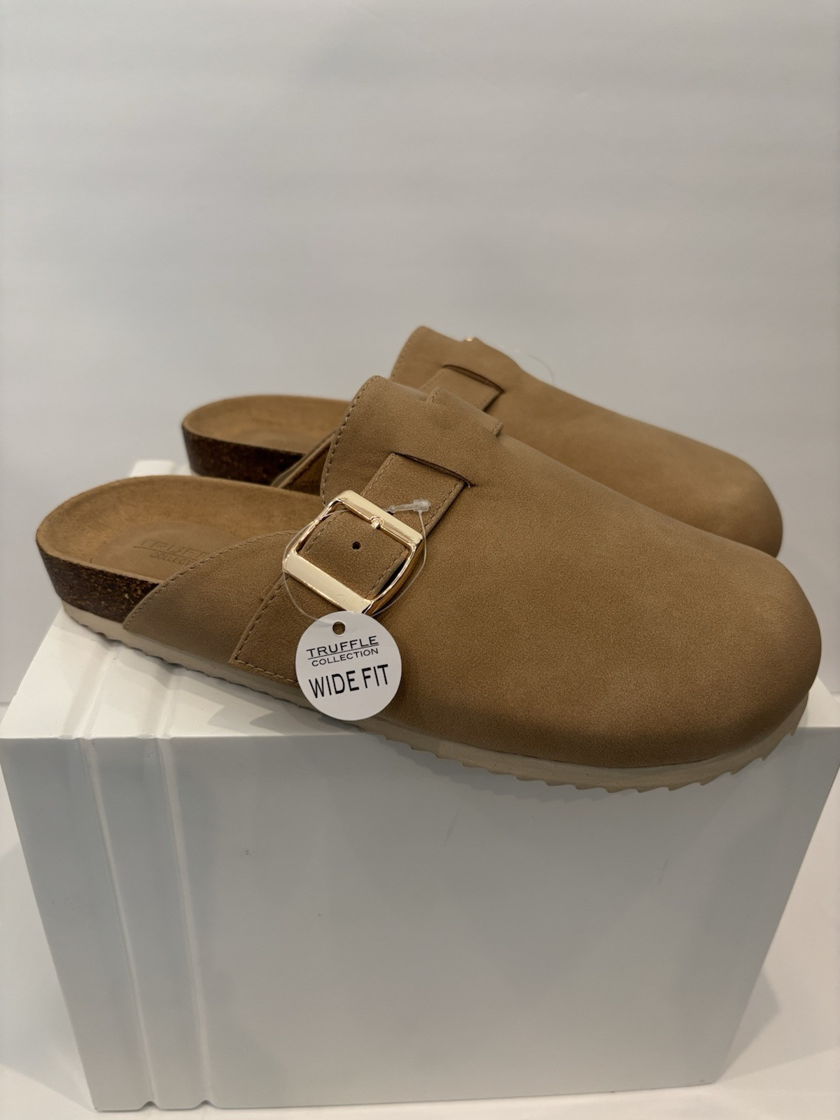 Truffle Brand Ladies Size UK 5/NEW!!/No Box/WideFit Clog Footbed Sandal Beige