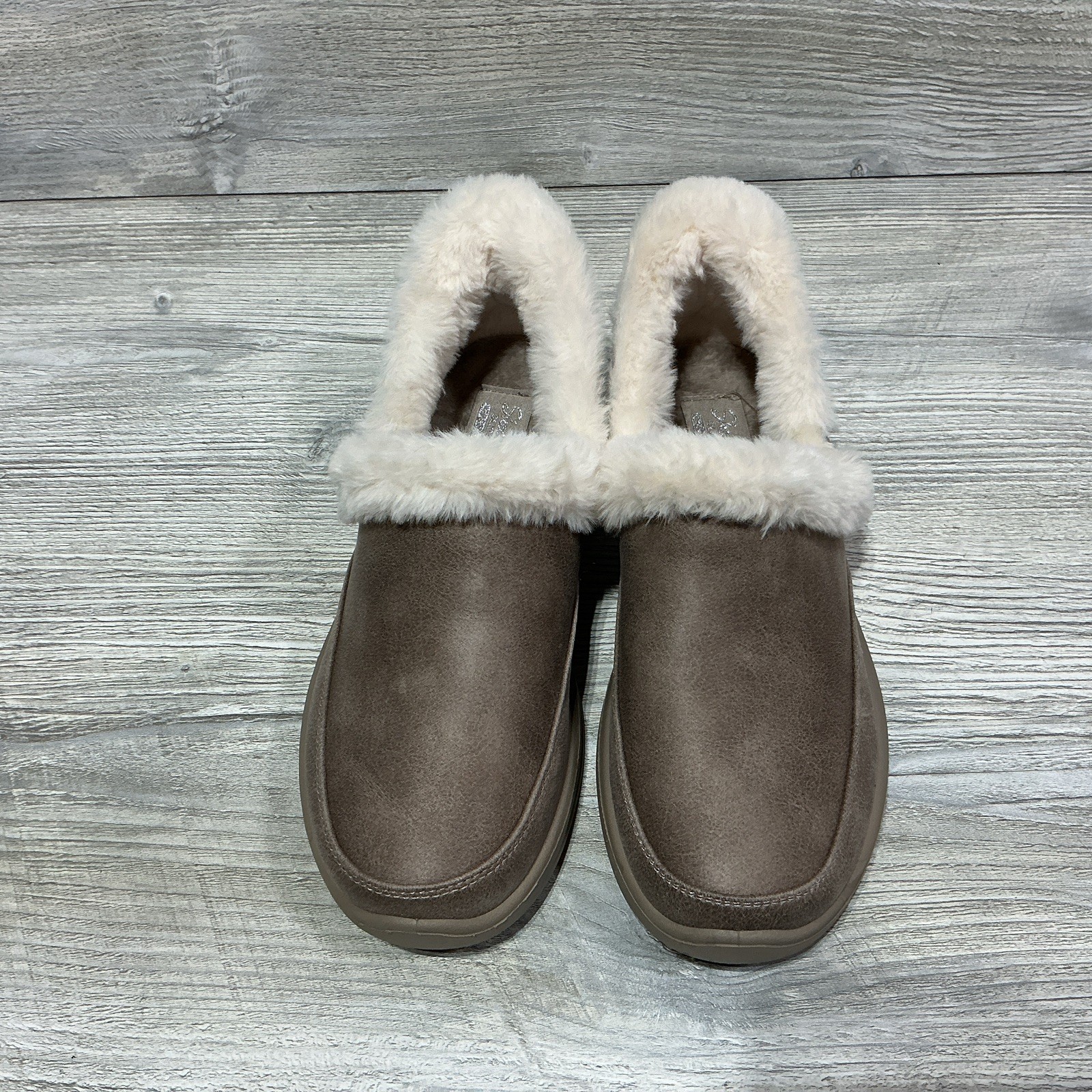 Skechers Womens Size 7.5 Cozy Escape Hands Free Slip Ins Slippers Chestnut Tan
