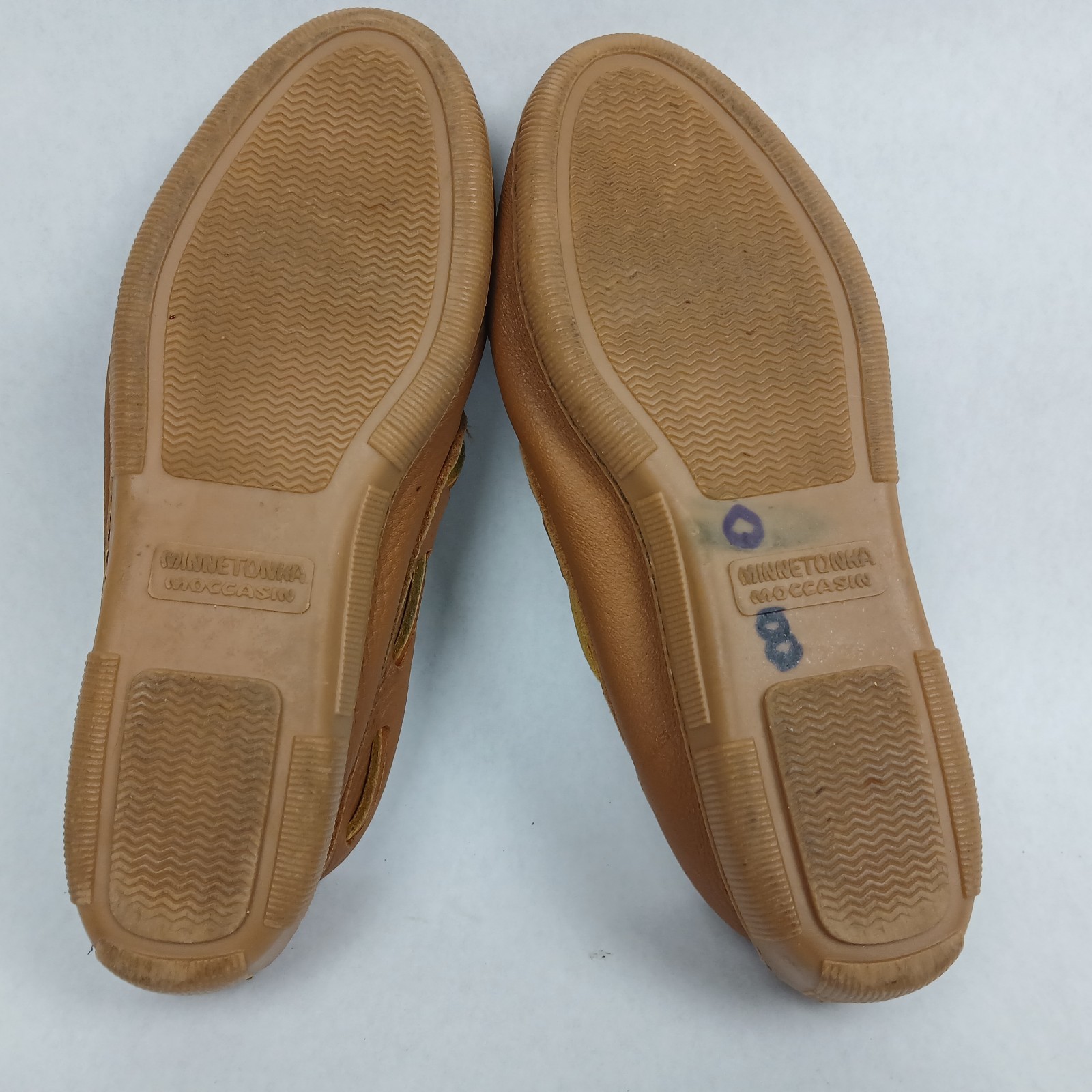Minnetonka Moosehide Classic Natural Moccasin Women’s Size 8.5 Rubber Sole