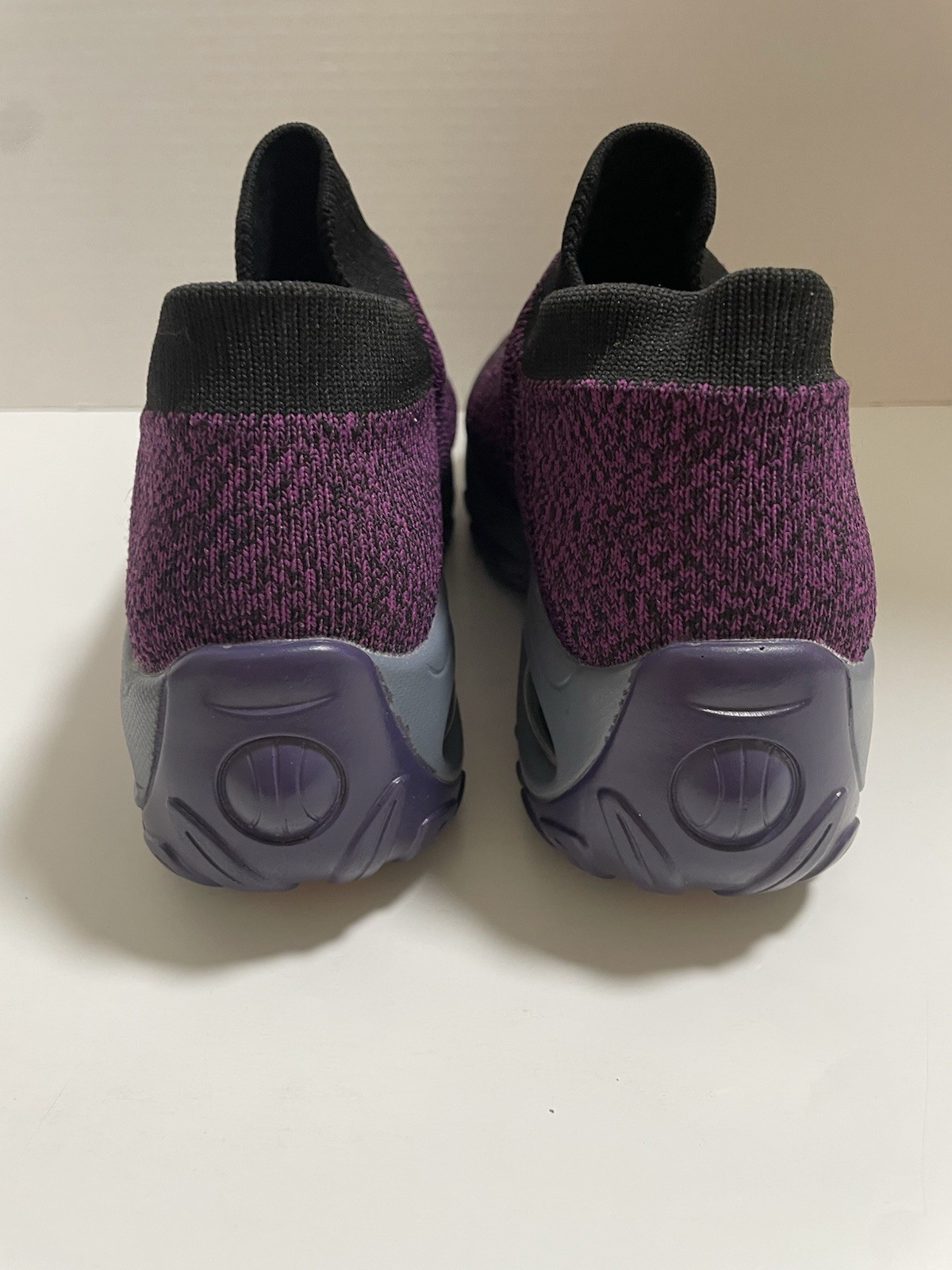 Women’s Cloth Knit Sock Like Opening SlipOn Purple Lightweight Shoes Size 9 Walk
