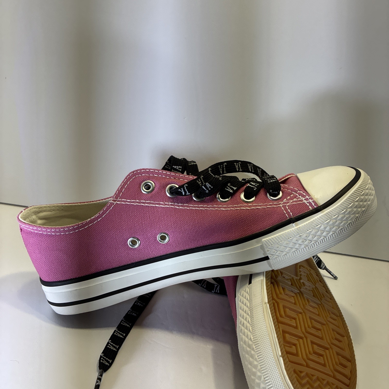 Women’s Size 7 Shoes Canvas Sneakers Lace-up Tennis Walking Casual Jenn Ardor