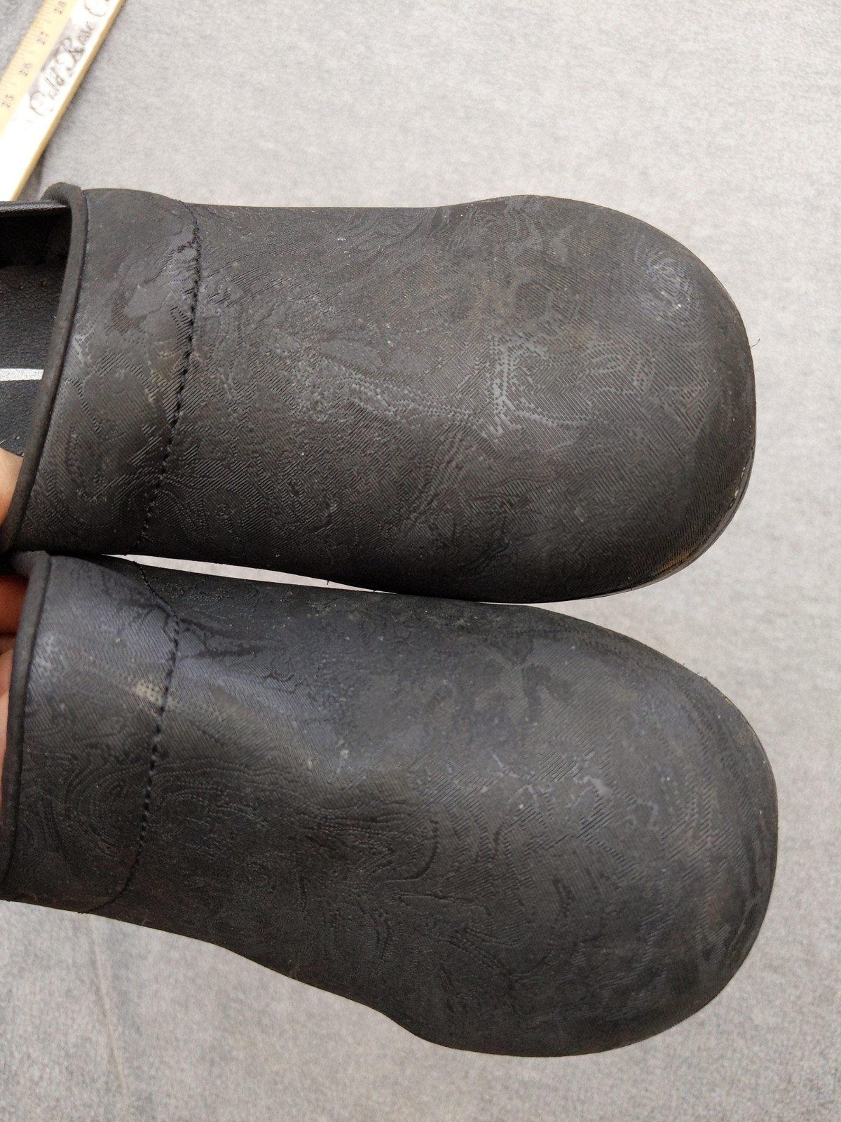 Sanita Shoes Womens Size 40 Black Textured Leather Clogs Comfort Work Danish EUC