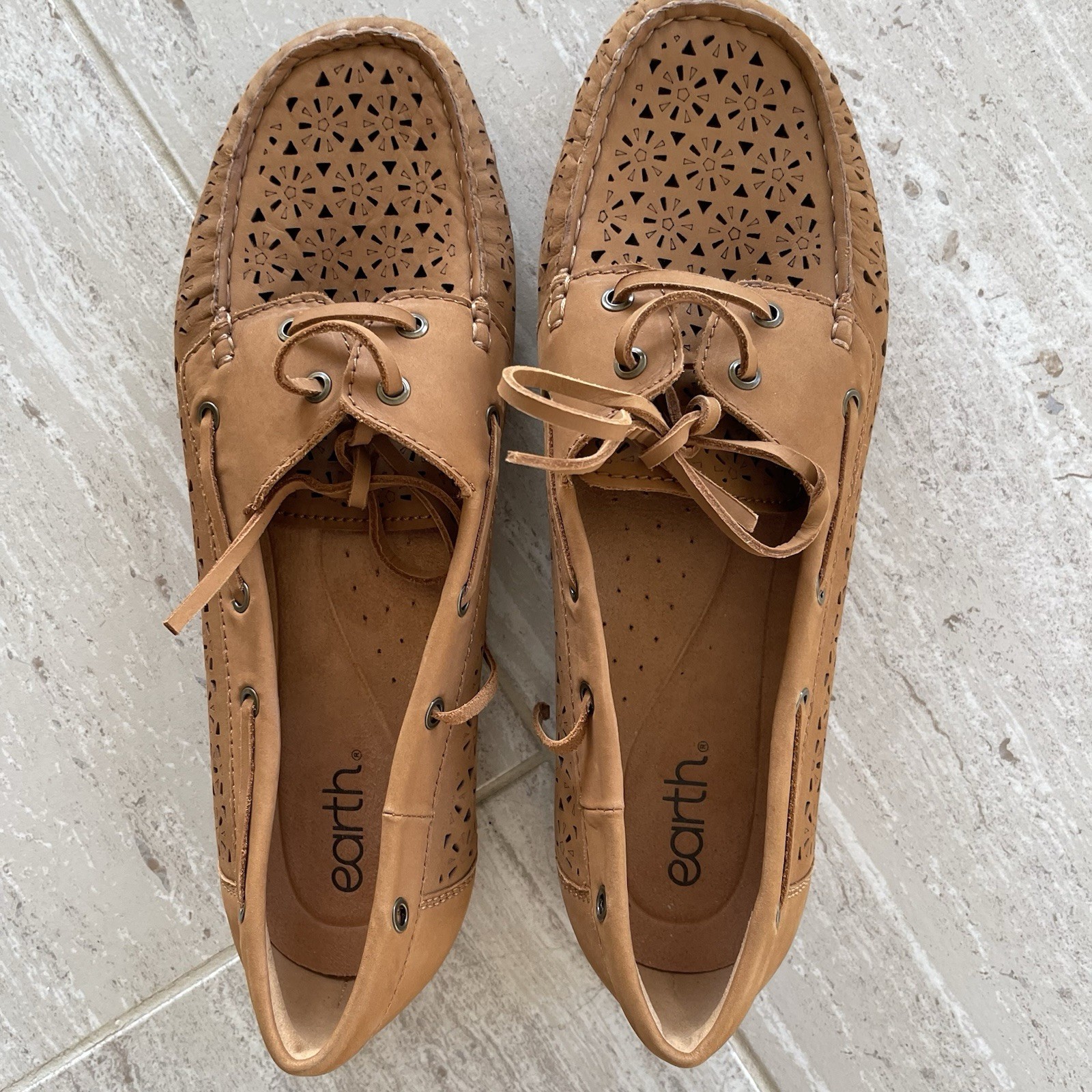 Earth Tan Leather Laser Cut Lace Up Comfort Loafers Moccasins Size 12 See Desc