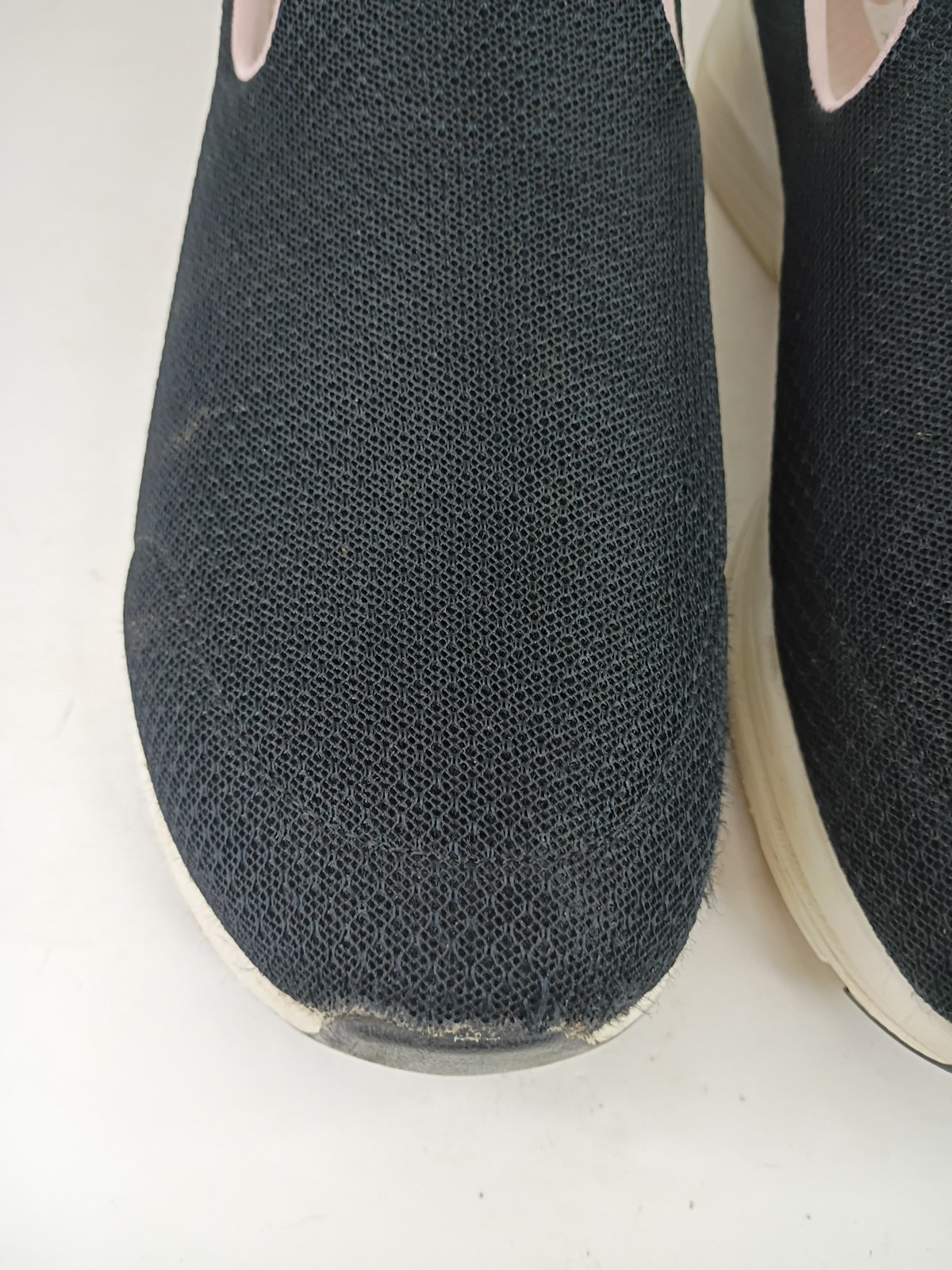 Skechers Arch Comfort Women’s Size 8.5 Slip-On Shoes Black Fabric Pink Liner