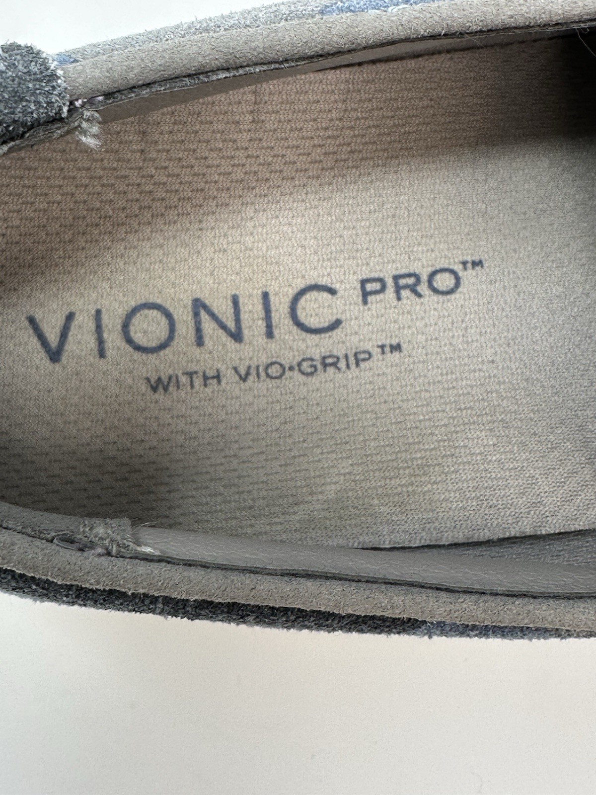 Vionic Avery Camo Grey Suede Slip On Sneaker Womens Sz 7 Vio-Grip Slip Resistant