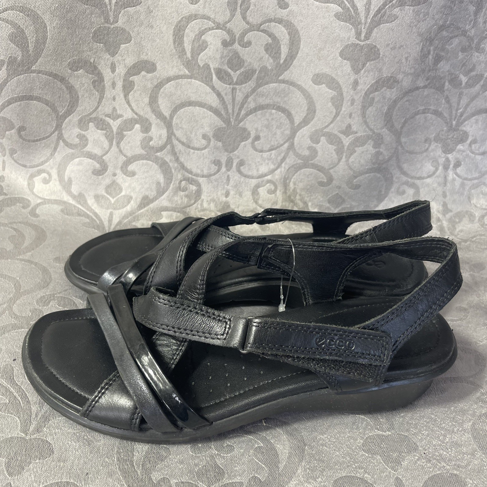 Ecco Black Leather Hoop & Loop Lightweight Strappy Sandals Sz 7.5