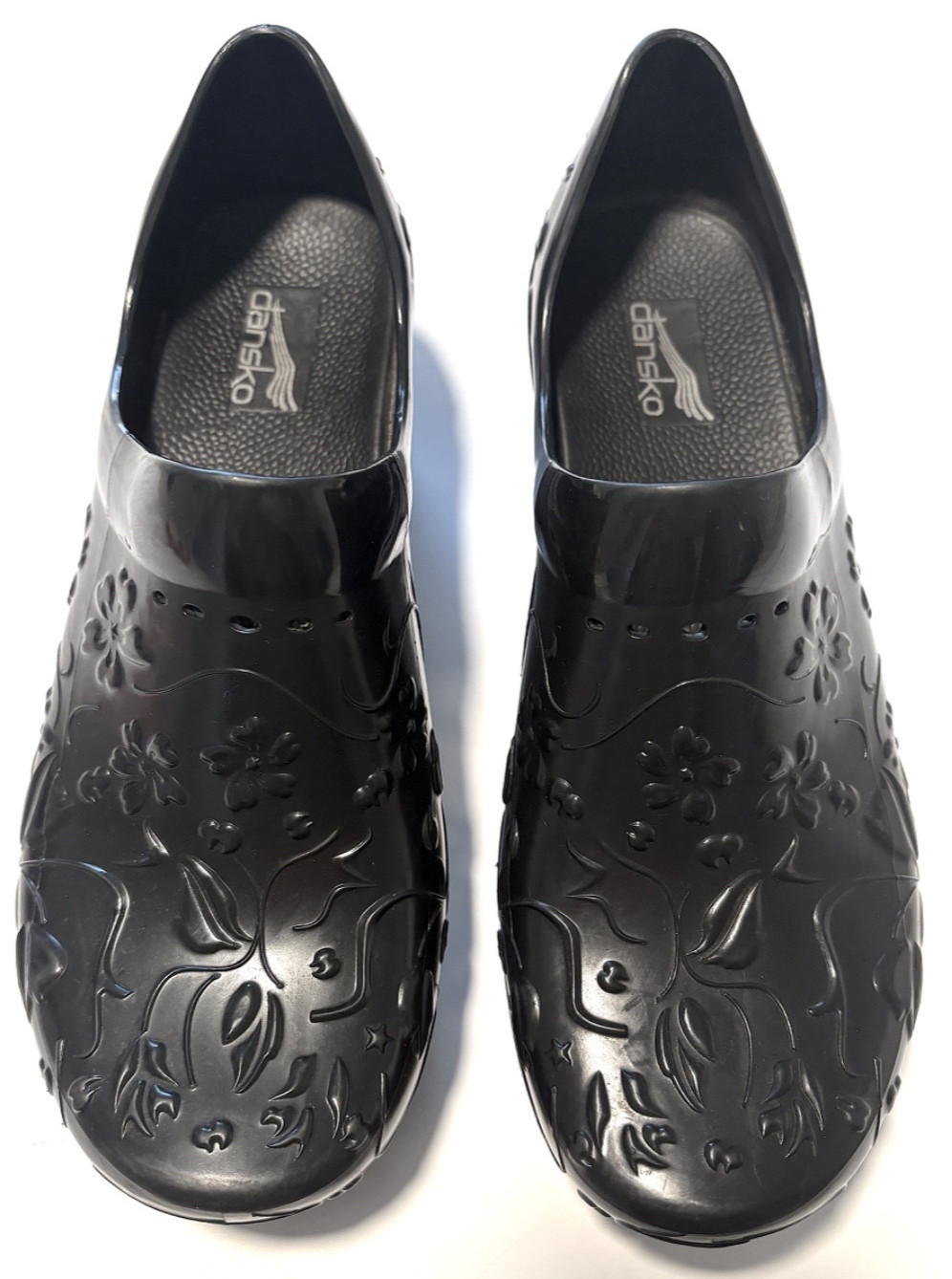 Dansko Pixie Clogs Black Embossed Pattern Ventilation Holes Waterproof Sz 39 8.5