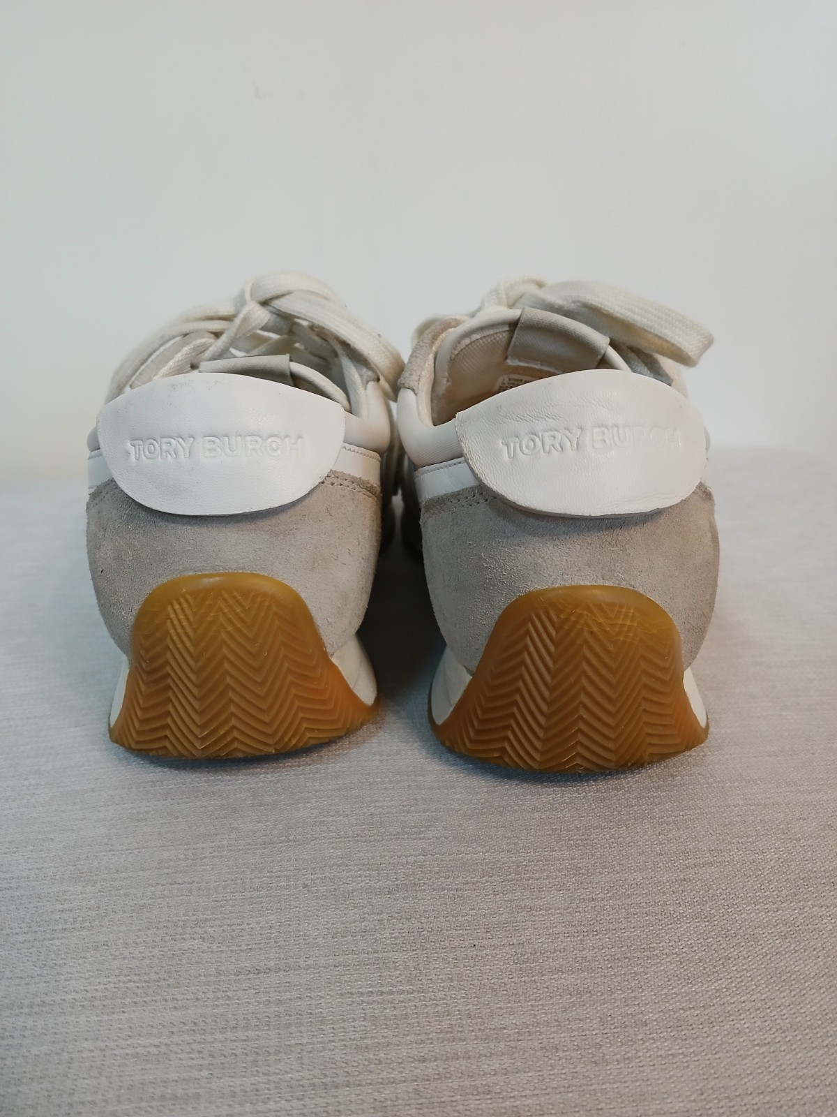 Tory Burch Hank Leather Suede Sneaker Womens 6 Snow White Beige Gum Lace