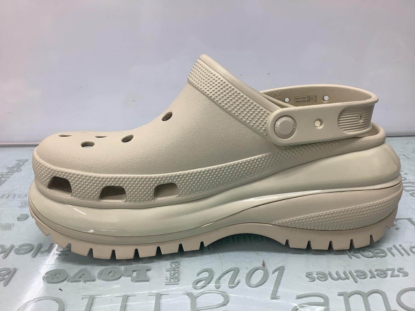 Crocs Classic Crush Clog Platform Sand Color, Size Women’s Size 10/M8.