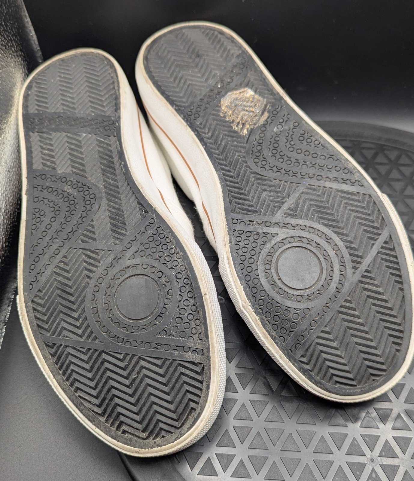 Women’s sz 7.5 White With Brown Slip-on Sneaker. No Brand. UK Size 38