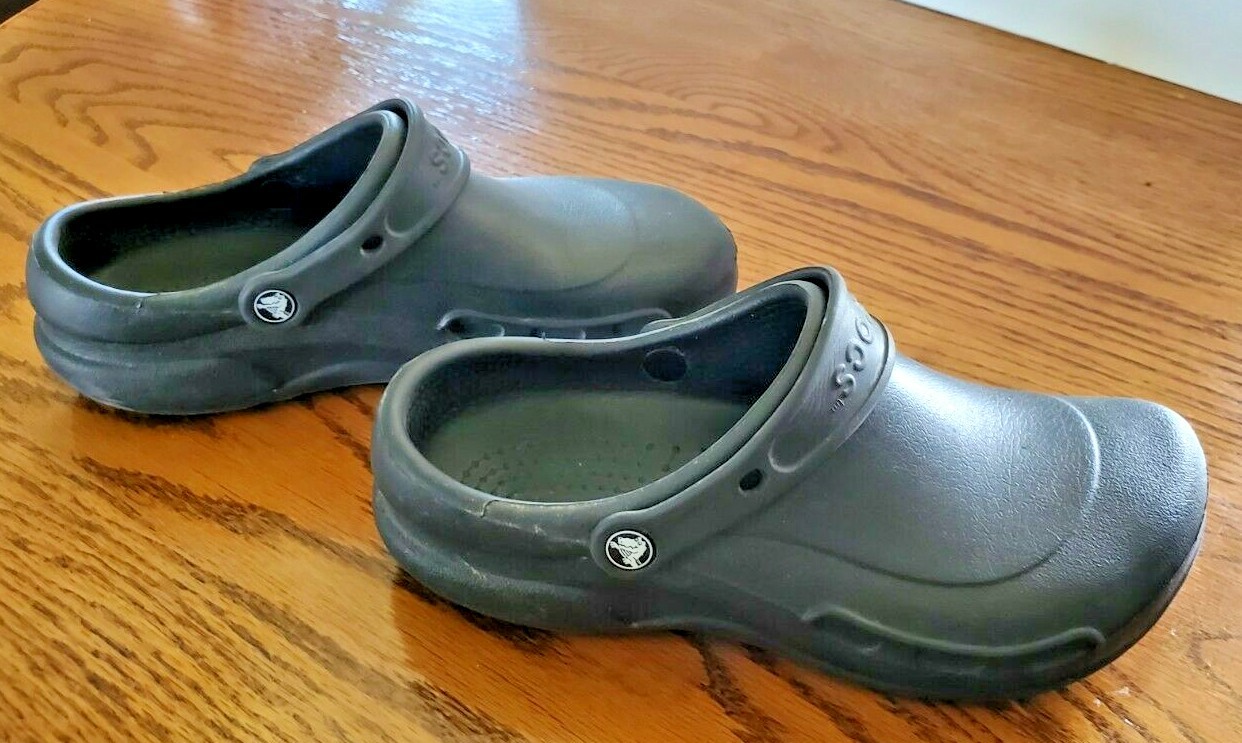 CROCS BRAND UNISEX WOMEN SIZE 10 MEN SIZE 8 BLACK CLOGS MULES NO HOLES SHOES