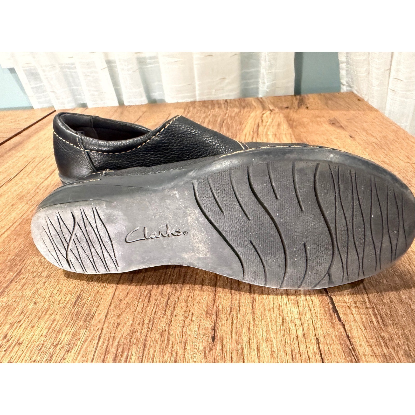 Clarks Collection Women Black Leather Button Slip On Shoes Comfort Size 6.5