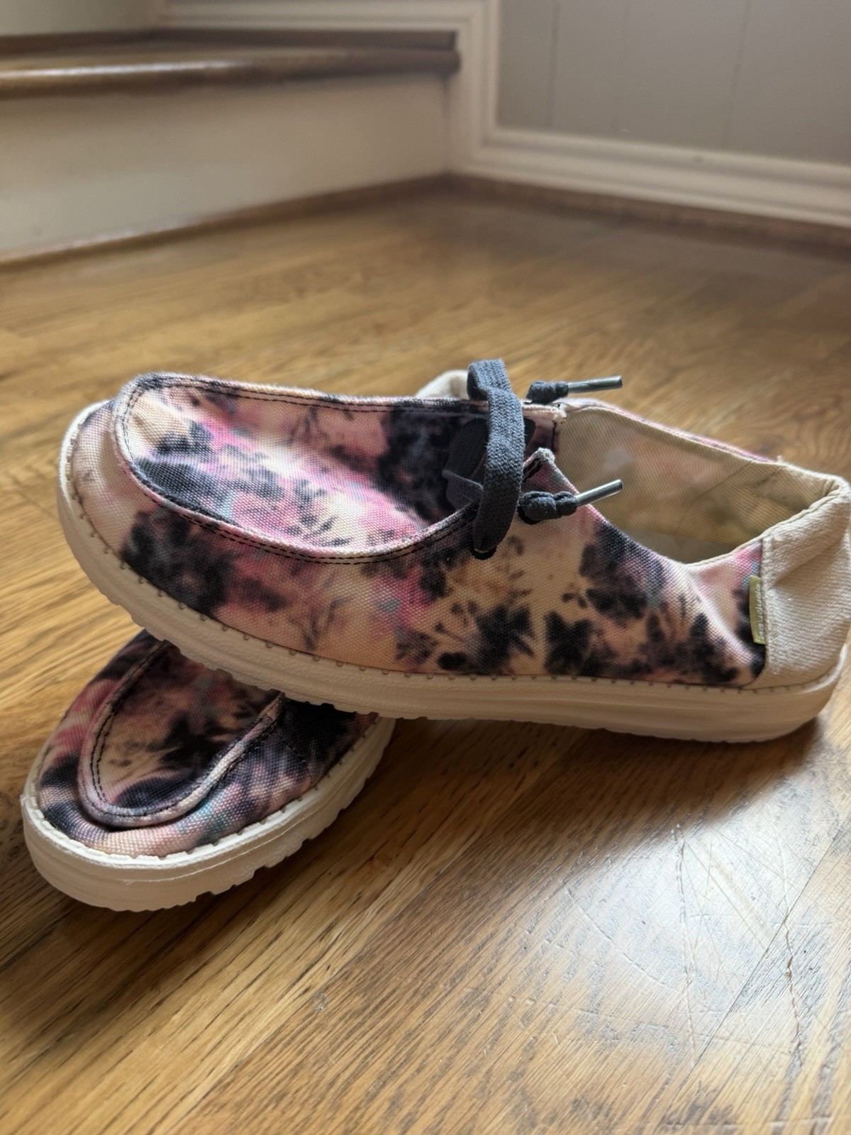 Hey Dude Wendy Tie Dye Navy Pink Women’s Size 9 Slip On Casual Shoes Sneakers