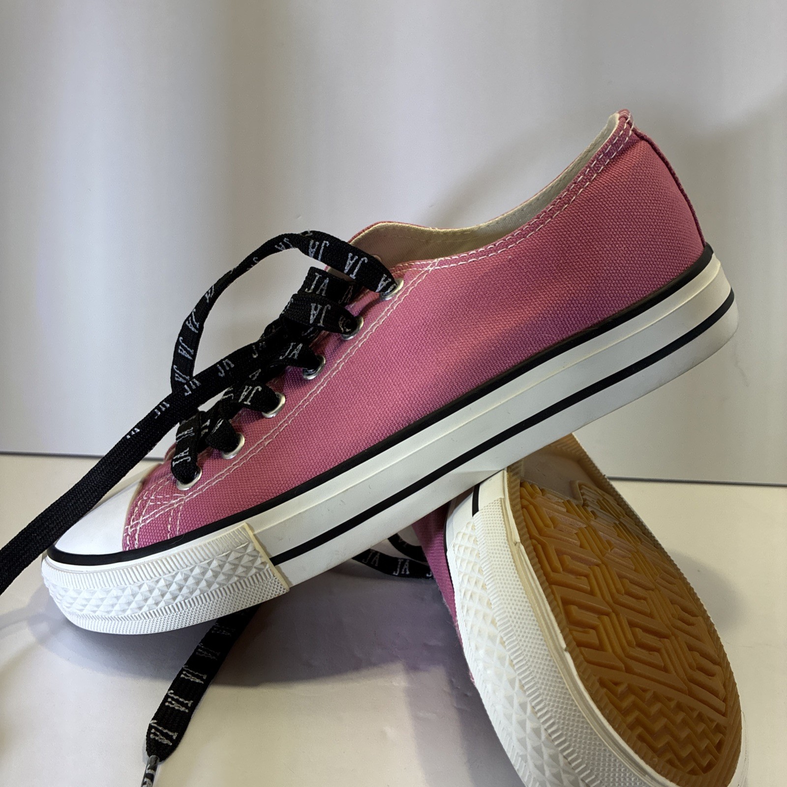 Women’s Size 7 Shoes Canvas Sneakers Lace-up Tennis Walking Casual Jenn Ardor