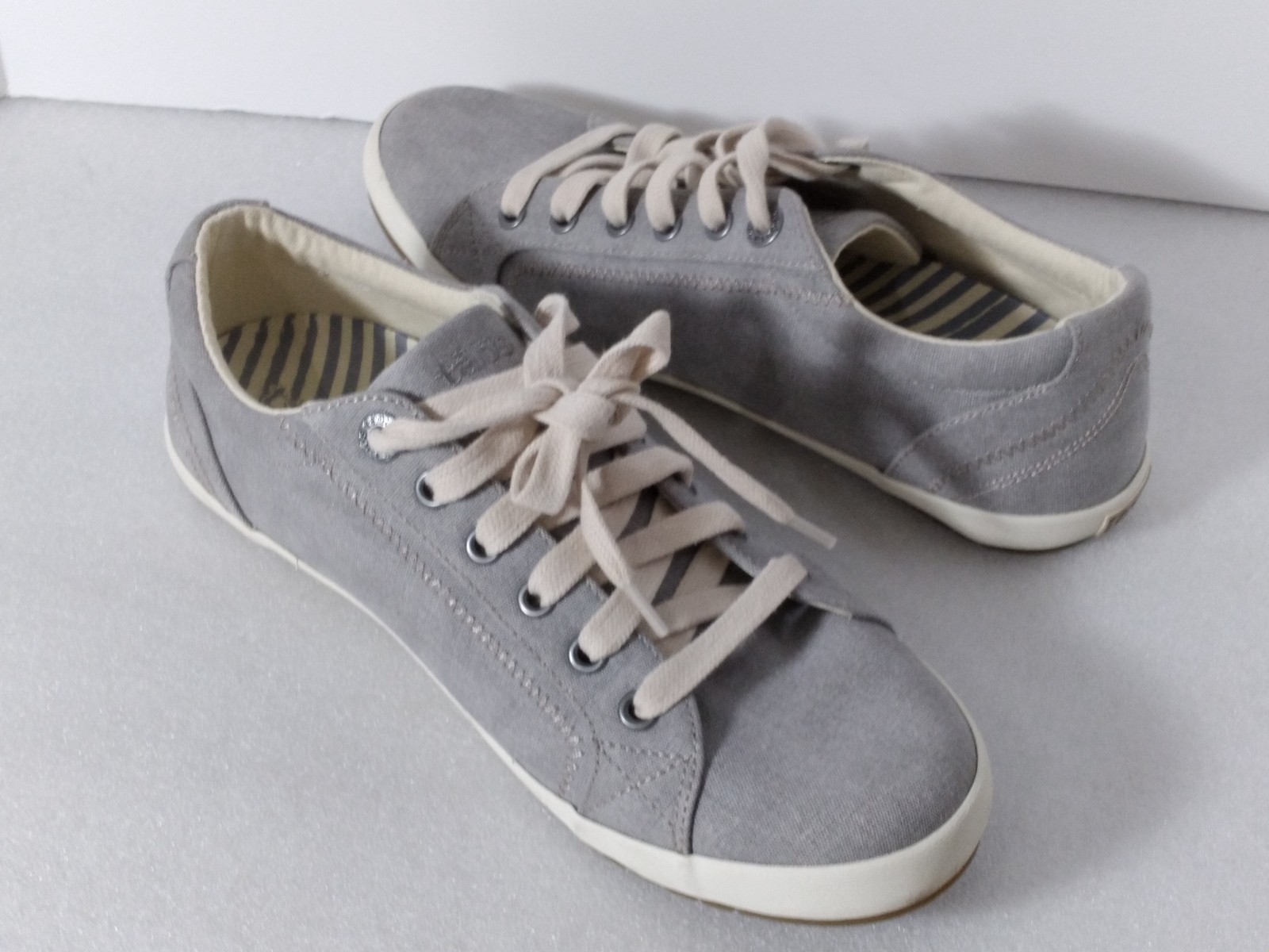 Taos Sneakers, STAR Women’s Size 9.5, Grey Wash Canvas, Lace up NEW WITHOUT BOX