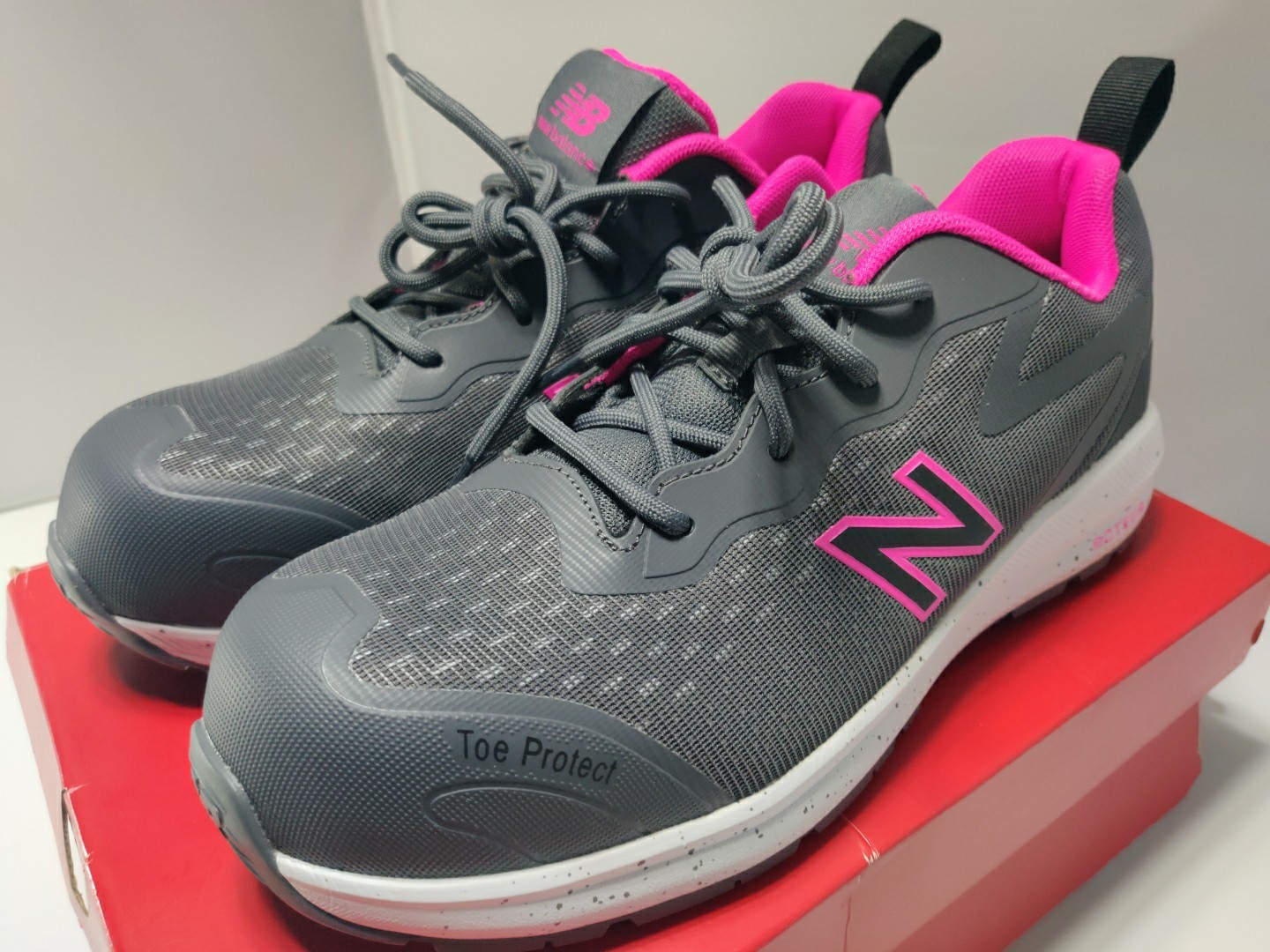 New Balance Logic Womens Work Shoe Sz 9 B Gray Pink Composite Safety Toe Sneaker