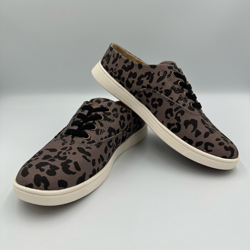 Spenco Leopard Print Canvas Sneakers Women’s Size 5B New in Box Comfort Shoe
