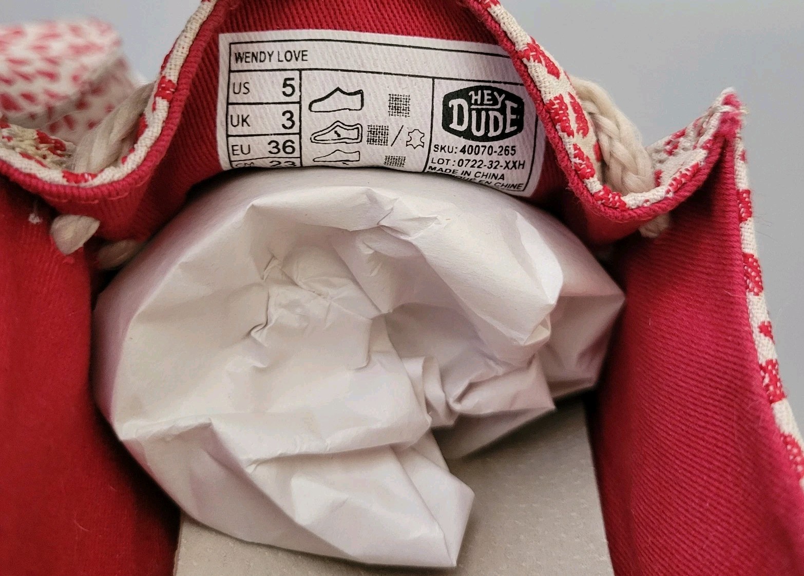 Hey Dude Wendy Women’s Love Cushioned Comfort Shoes Size 5 Red Tan Slip On