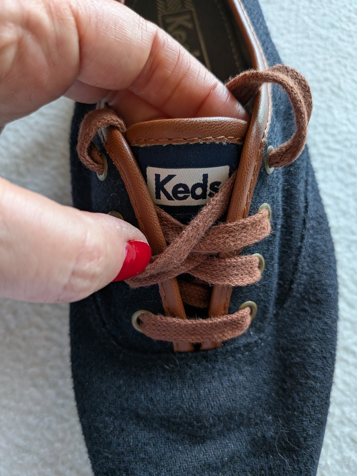 KEDS Classic Champion Women Size 8 Navy Brown Leather Trim Lace Up Sneakers