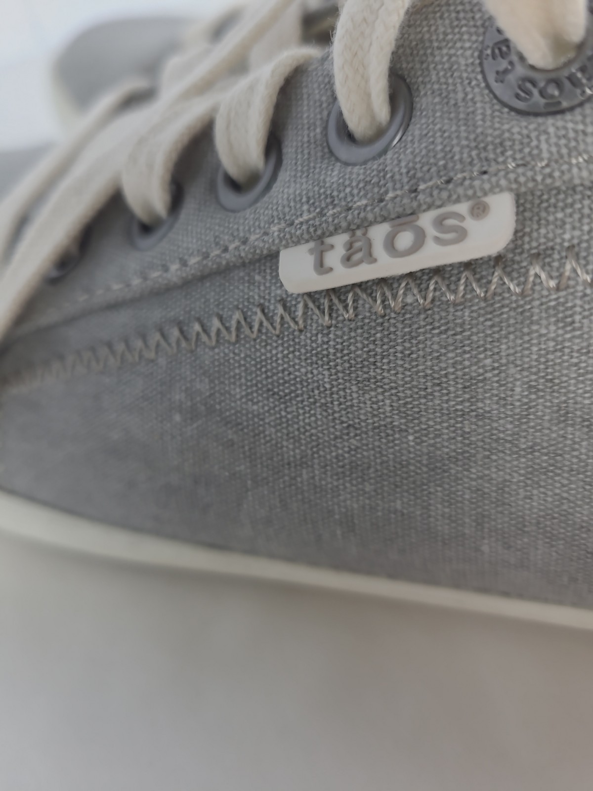 TAOS Women’s Star Lace Up Sneakers Size 7 Womens Grey Washed Canvas Low Top NWOB