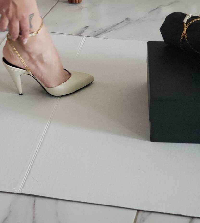 Saint Laurent Paris Women’s White Venus 95 Leather Pump Size 38